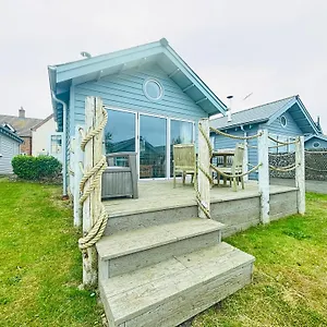  Holiday home Jabry House